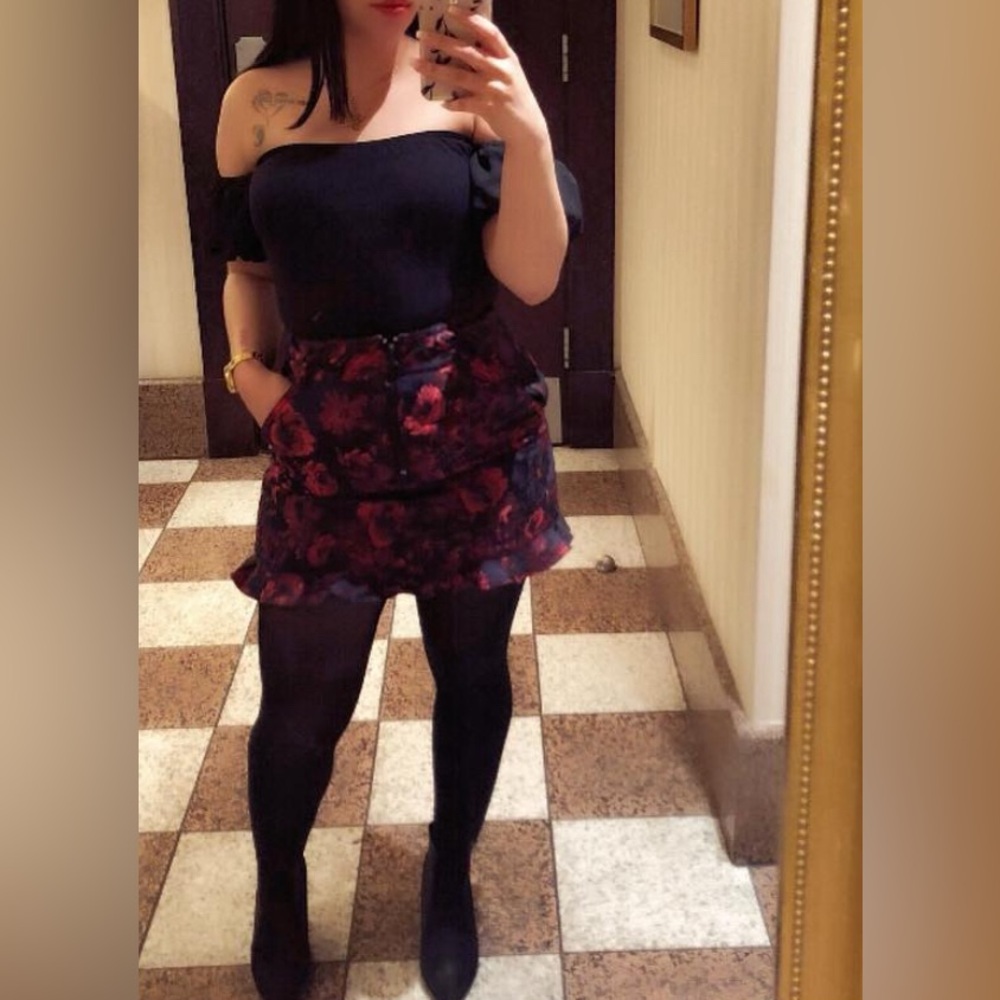 Floral print ruffle mini skirt